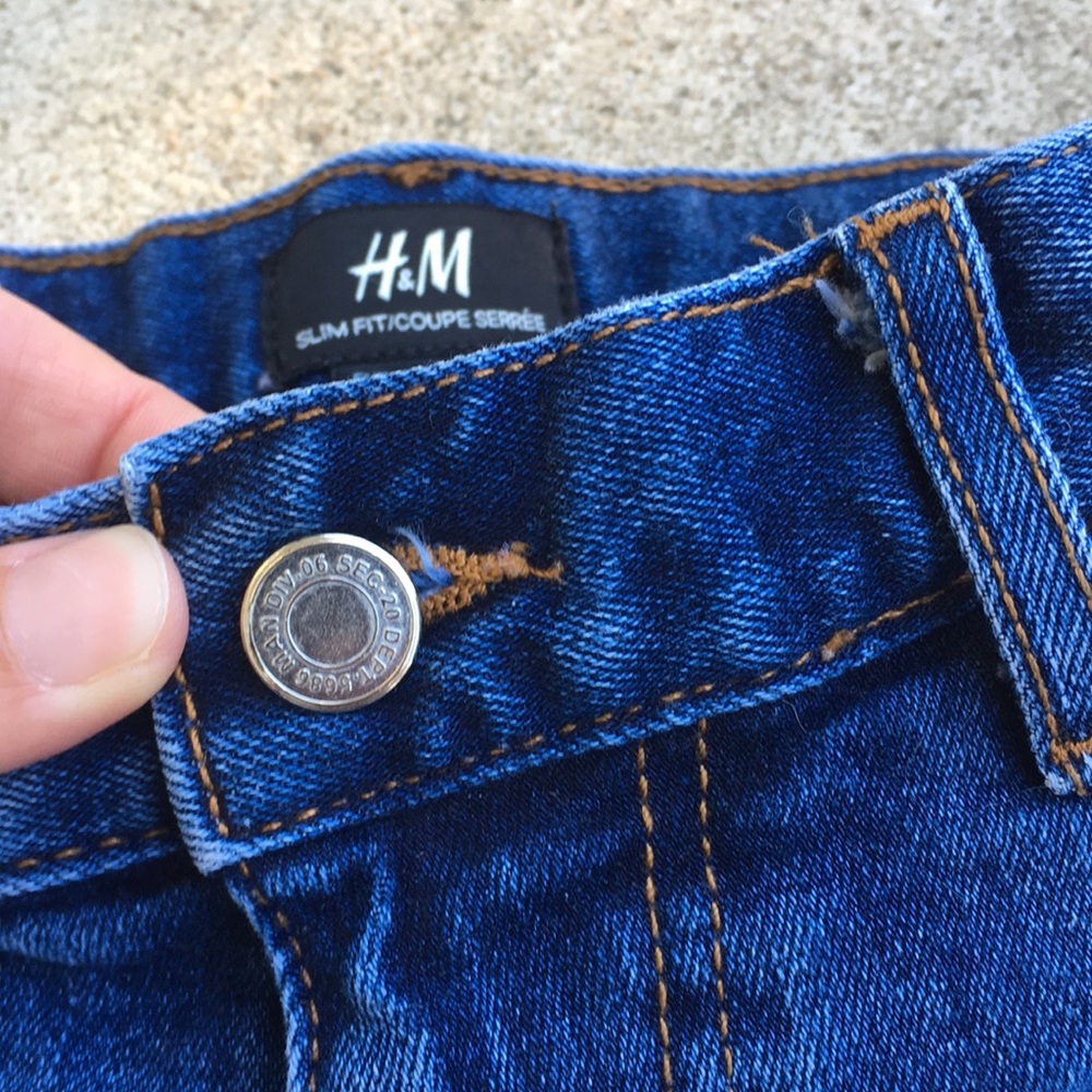 EUC H&M slim fit denim Bermuda shorts - Picture 4 of 12